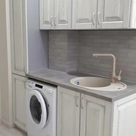 Apartment White Lily *